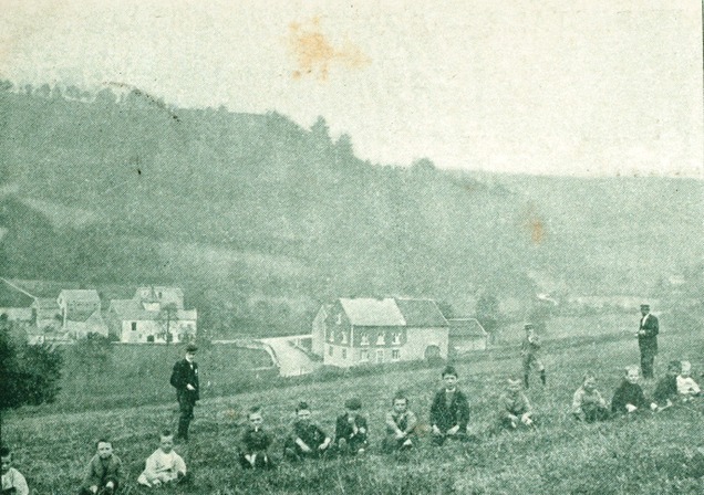 Le début de Fond de Forêt et la ferme Paluch vu de la State